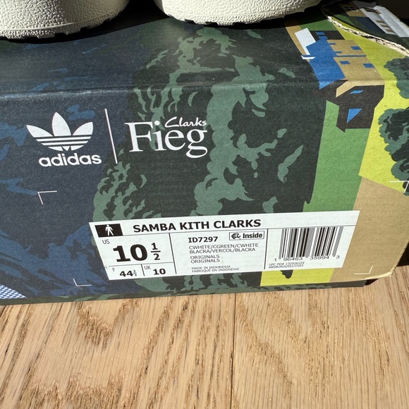 Kith x Adidas x Ronnie Fieg x Clarks x Samba Kithmas Collection // Size 10.5 - Picture 3 of 6
